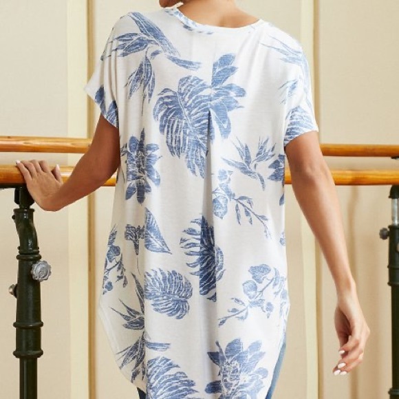 Simple by Suzanne Betro |White & Blue Leaves Pleated-Back Hi-Low Tunic - Women - Picture 2 of 11